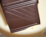 Foto del paso 2 de la receta: Cuajada de chocolate con bebida de vainilla