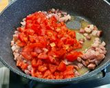 Une image de l'étape 7 de Gratin de coquillettes au lard, 3 fromages, tomates et champignons.