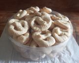 Foto langkah ke 7 dari resep Kue Sagu Keju (Tapioka keju).