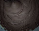 Foto langkah ke 4 dari resep Chocolate Marble Cheesecake.