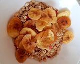A picture of step 2 of My Granola & Banana Crisps. 💙.