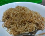 Gambar langkah 6 resipi Bihun goreng sempoi.