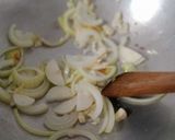 Foto langkah ke 1 dari resep Tumis Sayur Sosis.