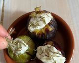 Une image de l'étape 3 de Figues rôties au chèvre et au miel amande.