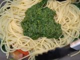 معكرونة بالافوكادو والسبانخ