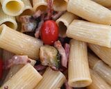 Foto del paso 5 de la receta Rigatoni Con Calabacín y Cherries a la Mantequilla, Panceta y Salsa de Vino Blanco