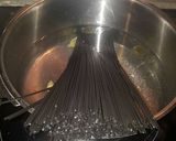 Foto del paso 2 de la receta: Espaguetis negros con gulas