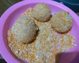 Foto langkah ke 3 dari resep Bola-Bola Nasi Isi Abon.
