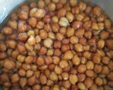A picture of step 1 of Hill station type Kala chana.