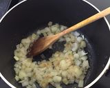A picture of step 1 of Slow cooker chicken passanda.