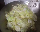 Foto langkah ke 4 dari resep Tumis kol daging.
