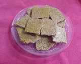 A picture of step 7 of Till chikki.