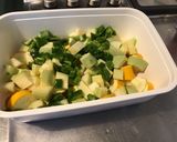 Une image de l'étape 6 de Duo de courgettes aux tomates, poivron, algues et piments verts.