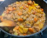 Une image de l'étape 26 de Sauté de porc mijoté au curry avec des légumes.