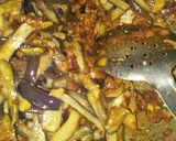 फ्राई बैंगन आलू सब्जी (Fry baingan aloo sabzi recipe in Hindi) रेसिपी चरण 3 फोटो