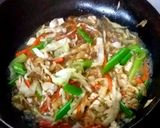 รูปขั้นตอนการทำที่ 3 ของ ไก่สับผัดกะหล่ำปลีวุ้นเส้น