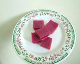 Foto langkah ke 5 dari resep Puding 2 Lapis Buah Naga dan Jagung.