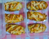Foto langkah ke 3 dari resep Pastry simple isi pisang atau sosis.