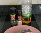 A picture of step 1 of Grilled salmon with garlic Eryngii mushroom.
