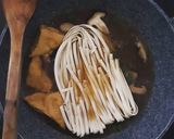 A picture of step 5 of Chinese Noodle Soup.