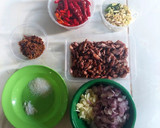 Foto langkah ke 1 dari resep Sambal Cumi Asin.