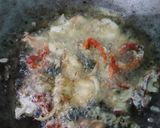 Foto langkah ke 2 dari resep Kepiting Soka Khas Tarakan goreng Bersalut Telur Asin Daun Kari.
