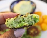 Foto del paso 3 de la receta: BOCADITOS DE QUINOA Y BRÓCOLI CON DIP DE ARVEJAS (SIN TACC)