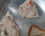 A picture of step 2 of Indo Italian bread pizza.