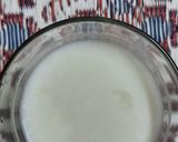 A picture of step 1 of Doodh pakola sharbat.