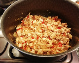 Foto del paso 2 de la receta: Dos recetas con pollo cocido. Canelones y pastel de papa sin carne vacuna y menos papa!