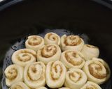 Foto langkah ke 4 dari resep Cinnamon Roll Rice Cooker.