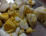 A picture of step 1 of Cheesy Egg sandwich.
