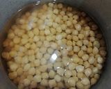 A picture of step 1 of Amritsari chhole.