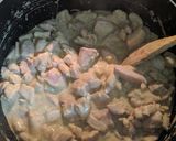 A picture of step 2 of Thai Green Chicken Curry.