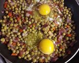 Foto del paso 3 de la receta: "colchón de arvejas con huevo"
