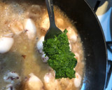 Foto del paso 3 de la receta: Chipirones en salsa de cebolla y tomate