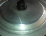 A picture of step 4 of Anday choly ka salan.