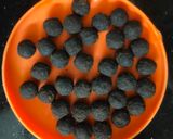சாக்லேட் கேக் பாப்ஸ் (Chocolate Cake pops recipe in tamil) ரெசிபி ஸ்டேப் 2 புகைப்படம்