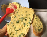 Foto langkah ke 4 dari resep Garlic Bread.