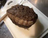 Une image de l'étape 15 de Rôti de cerf mariné, carottes jaunes et sauce brune.