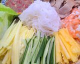 Hình bước làm 5 của món Bánh tráng cuốn thập cẩm