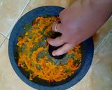 Foto langkah ke 4 dari resep Ikan Tuna Bumbu Rempah Masak Kunyit Ala Mama Eli.