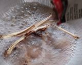 Foto langkah ke 3 dari resep Wedang Jahe Cokelat.