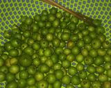 Hình bước làm 2 của món Sung muối chua nhanh