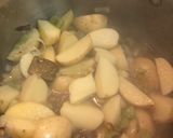 Foto do passo 2 de Sopa de alho-poró e couve com torrada de ervas