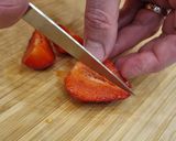Marcipános sült eper, eper gratin recept fázis 1 fotója