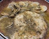 Foto del paso 4 de la receta: Tintorera con almejas en salsa