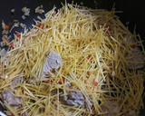 Foto del paso 5 de la receta: Tallarines salteados con salsa estofado