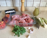 Foto del paso 1 de la receta: Conejo con puerros y melocotón