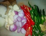 Foto langkah ke 2 dari resep Oseng Cumi Asin.
